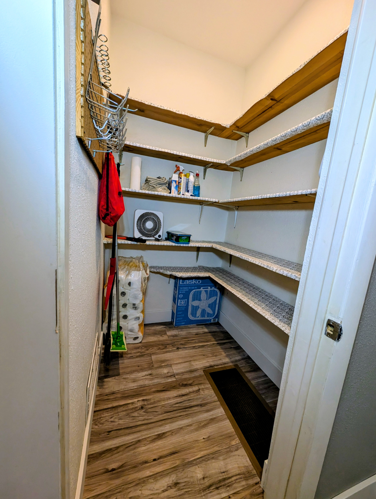 3BR Cottage Newly Remodeled - Photo 7