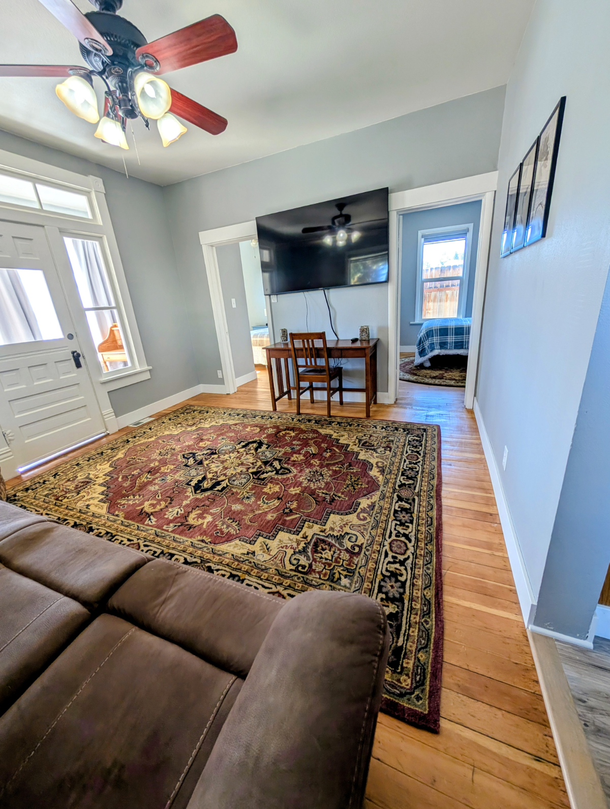 3BR Cottage Newly Remodeled - Photo 11
