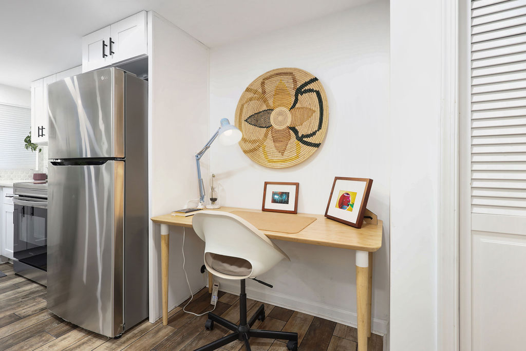 2 Bedroom Garden Apartment in NW Washington DC with Lots of Natural Light, Backyard, Street Parking  - Photo 8