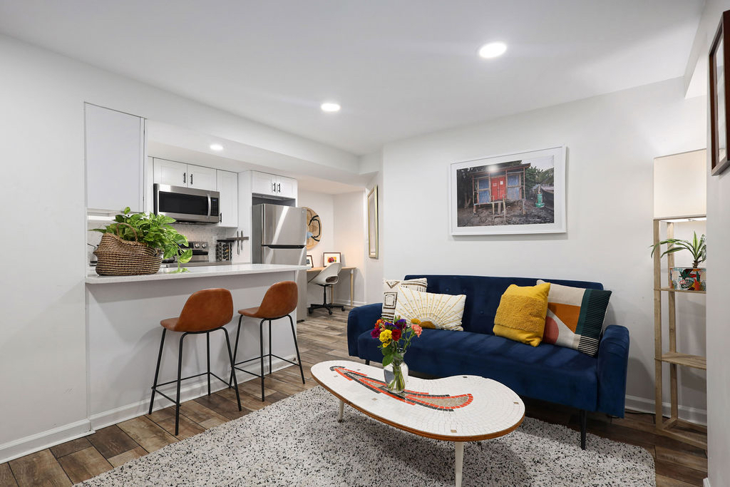 2 Bedroom Garden Apartment in NW Washington DC with Lots of Natural Light, Backyard, Street Parking  - Photo 4