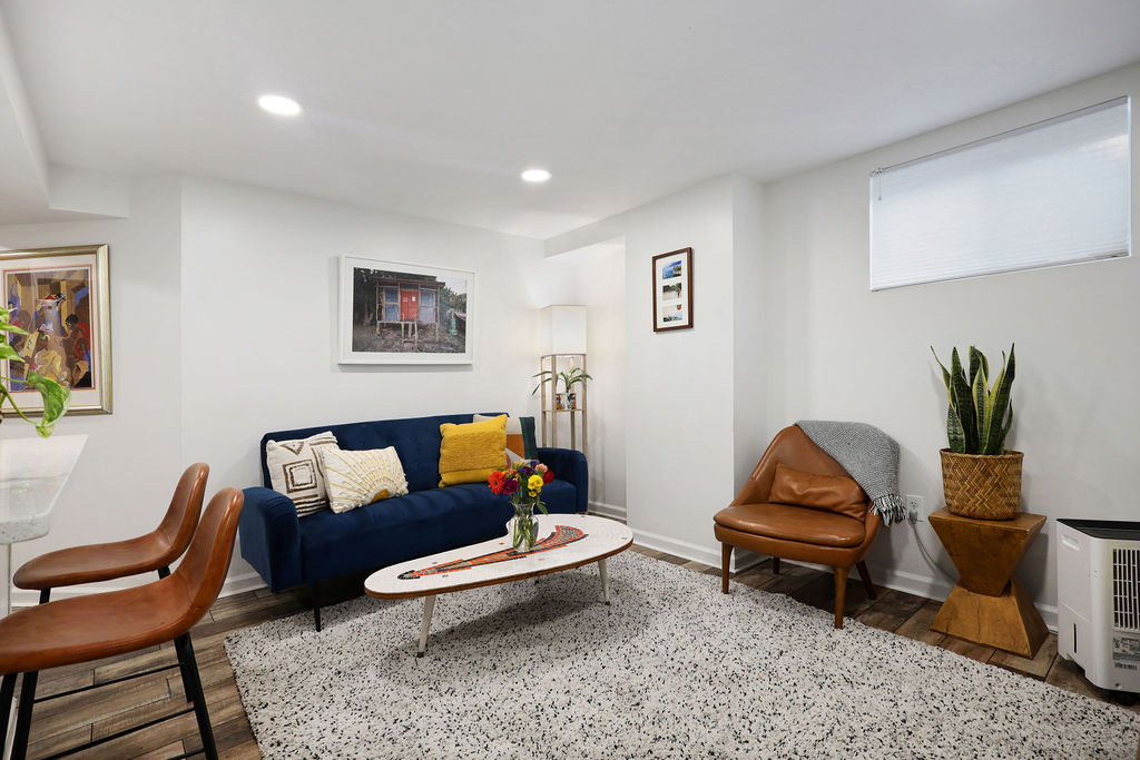 2 Bedroom Garden Apartment in NW Washington DC with Lots of Natural Light, Backyard, Street Parking  - Photo 3