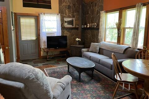 3 bed 2 1/2 bath Cooperstown Chalet with sleeper sofa - Photo 5