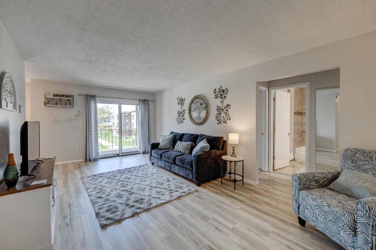 Cozy 2 Bedroom Condo - Photo 9