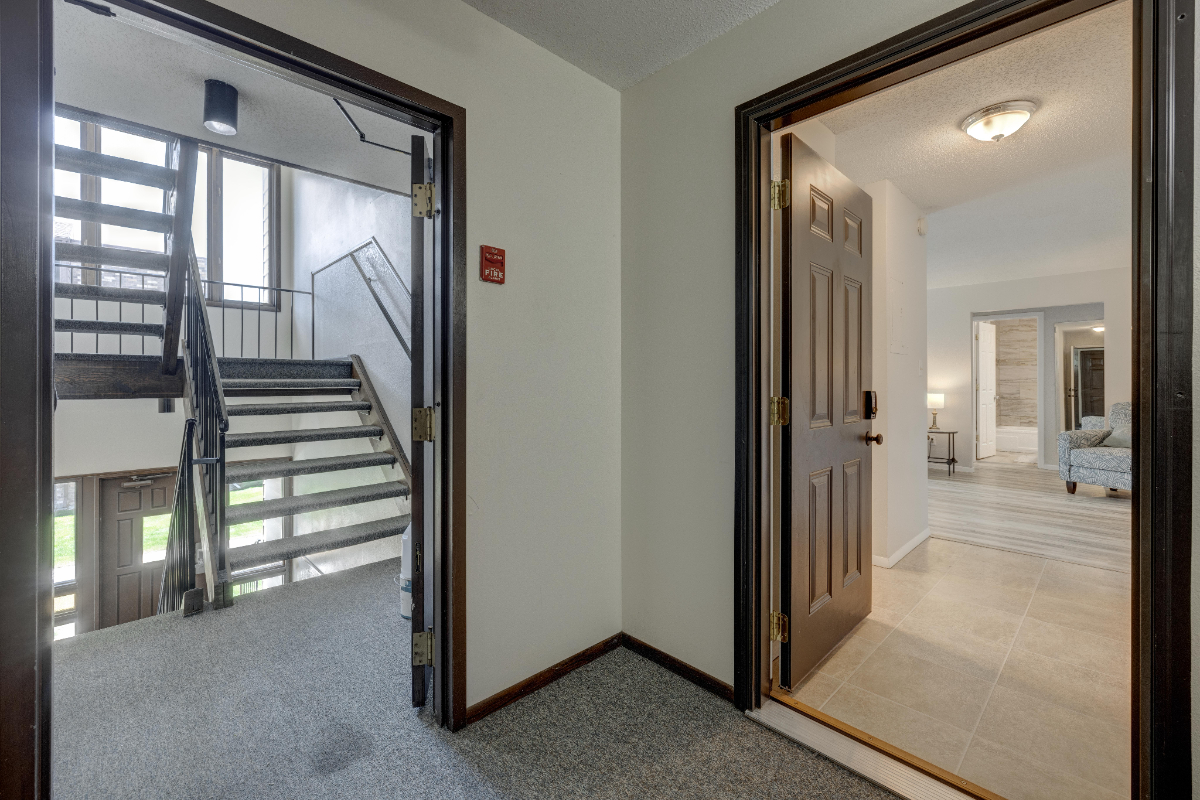 Cozy 2 Bedroom Condo - Photo 2