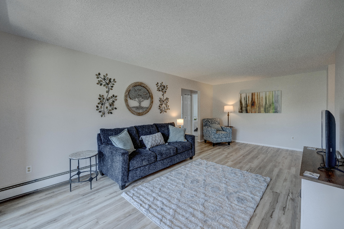 Cozy 2 Bedroom Condo - Photo 10