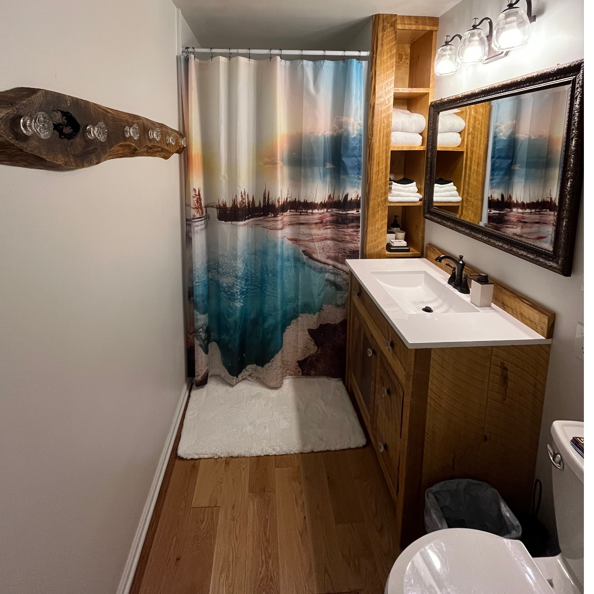 Cozy 3 BR- Walk to Work, Dine & Unwind - Photo 10