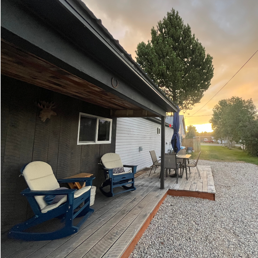 Cozy 3 BR- Walk to Work, Dine & Unwind - Photo 1