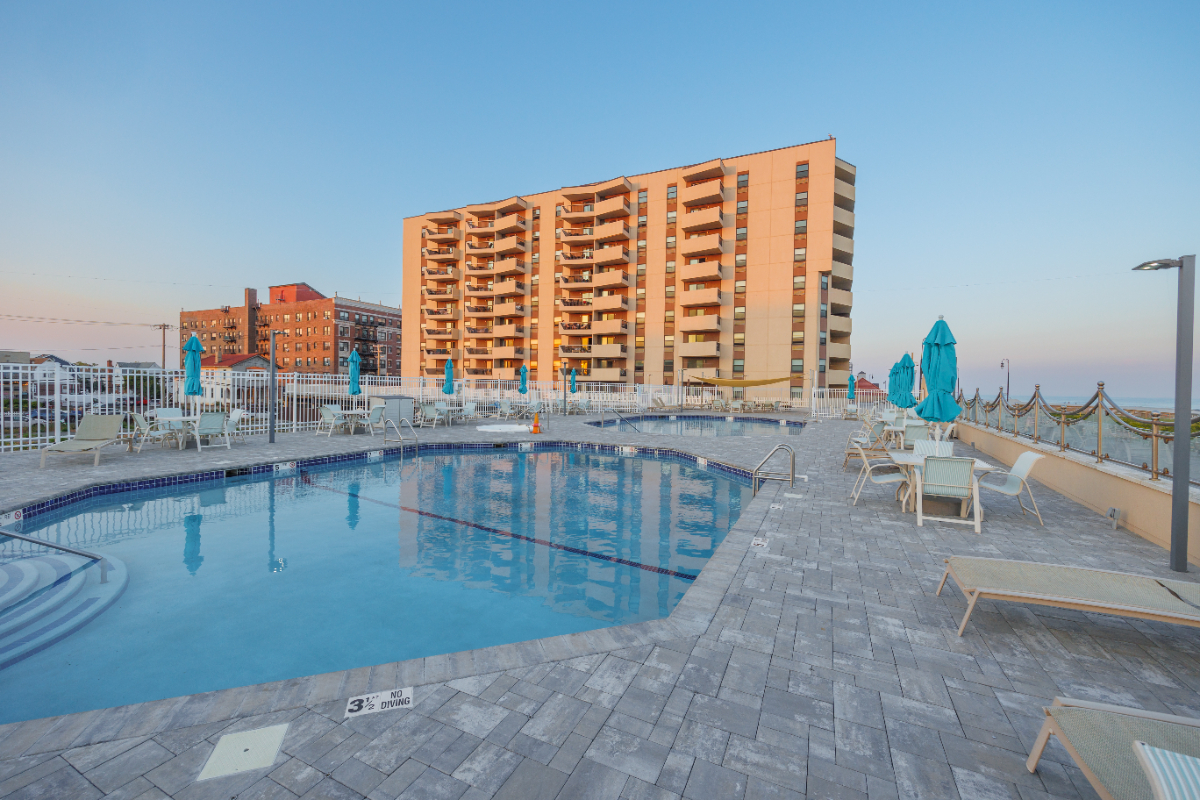 Oceanfront 2 Bedroom with Parking, terrace, and Amenities on the Ocean - Photo 2