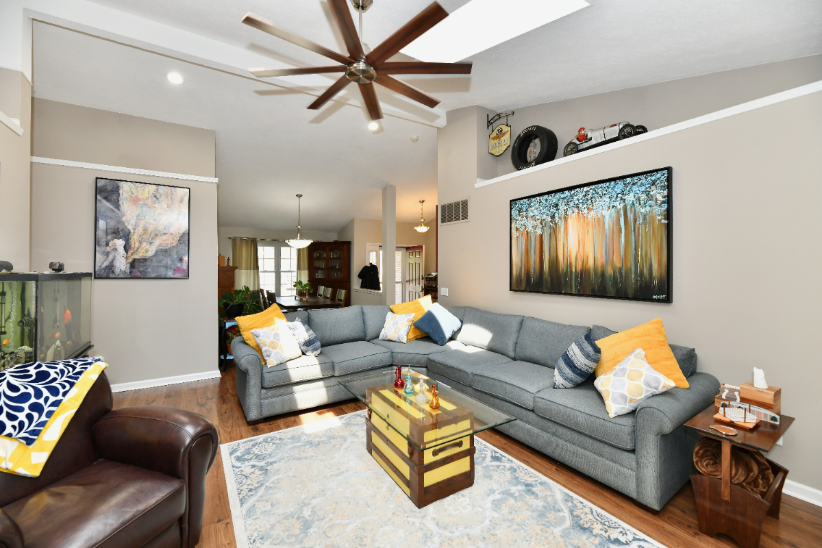 Spacious Furnished Master Suite in Peaceful Carmel Home - Photo 11
