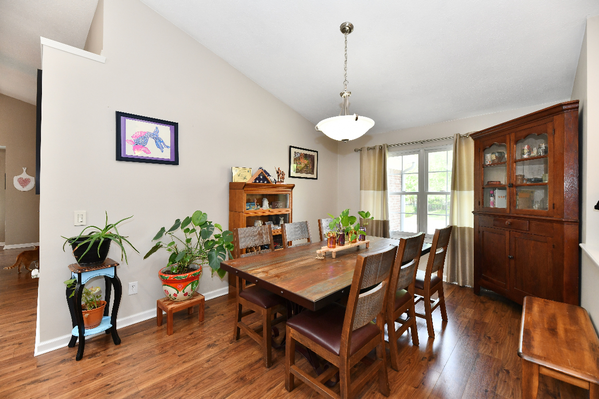 Spacious Furnished Master Suite in Peaceful Carmel Home - Photo 12