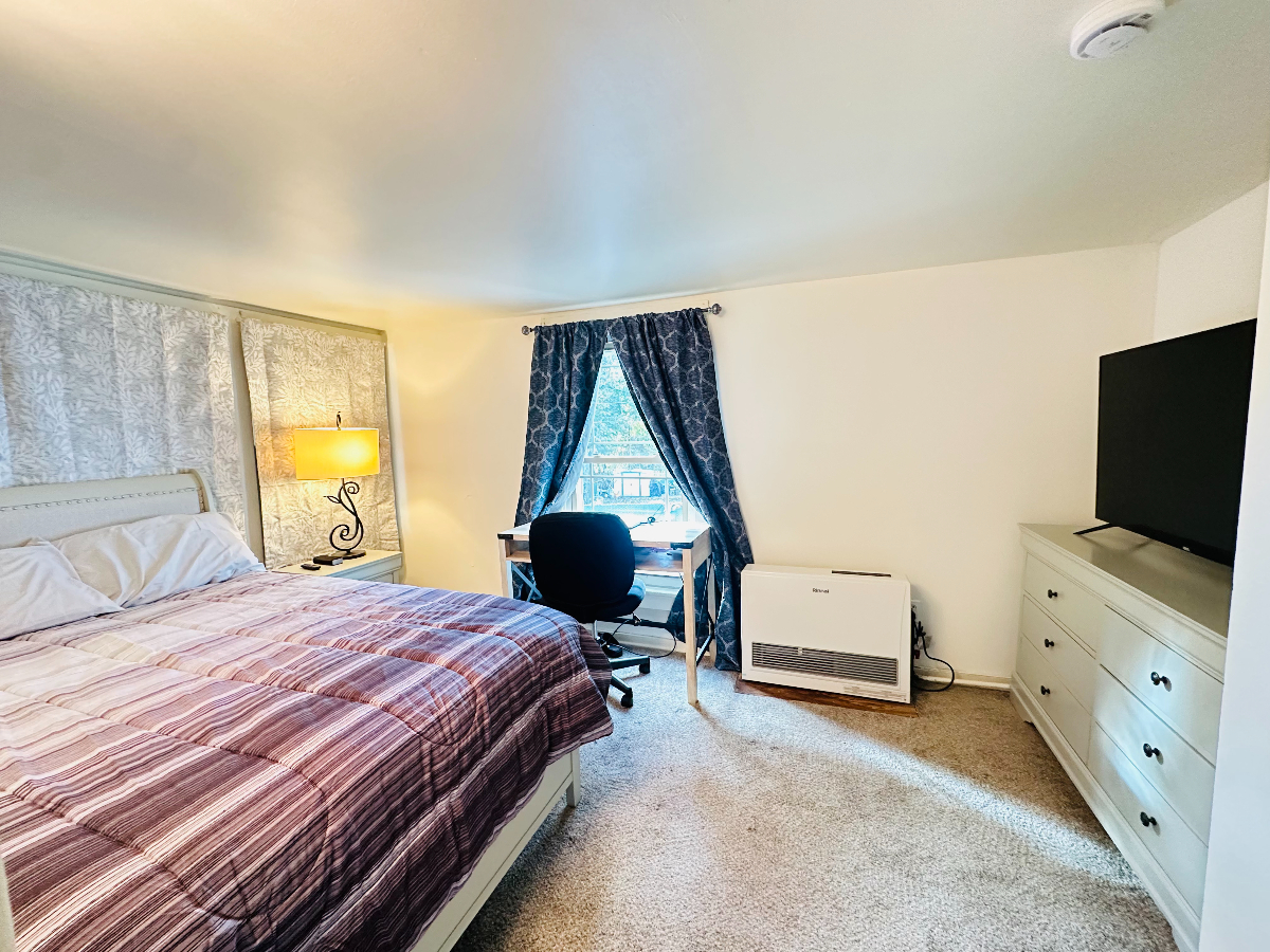 2 Bedroom Apartment Near Everything - Photo 8