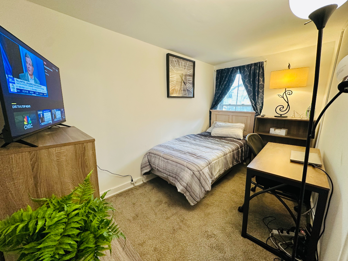 2 Bedroom Apartment Near Everything - Photo 10