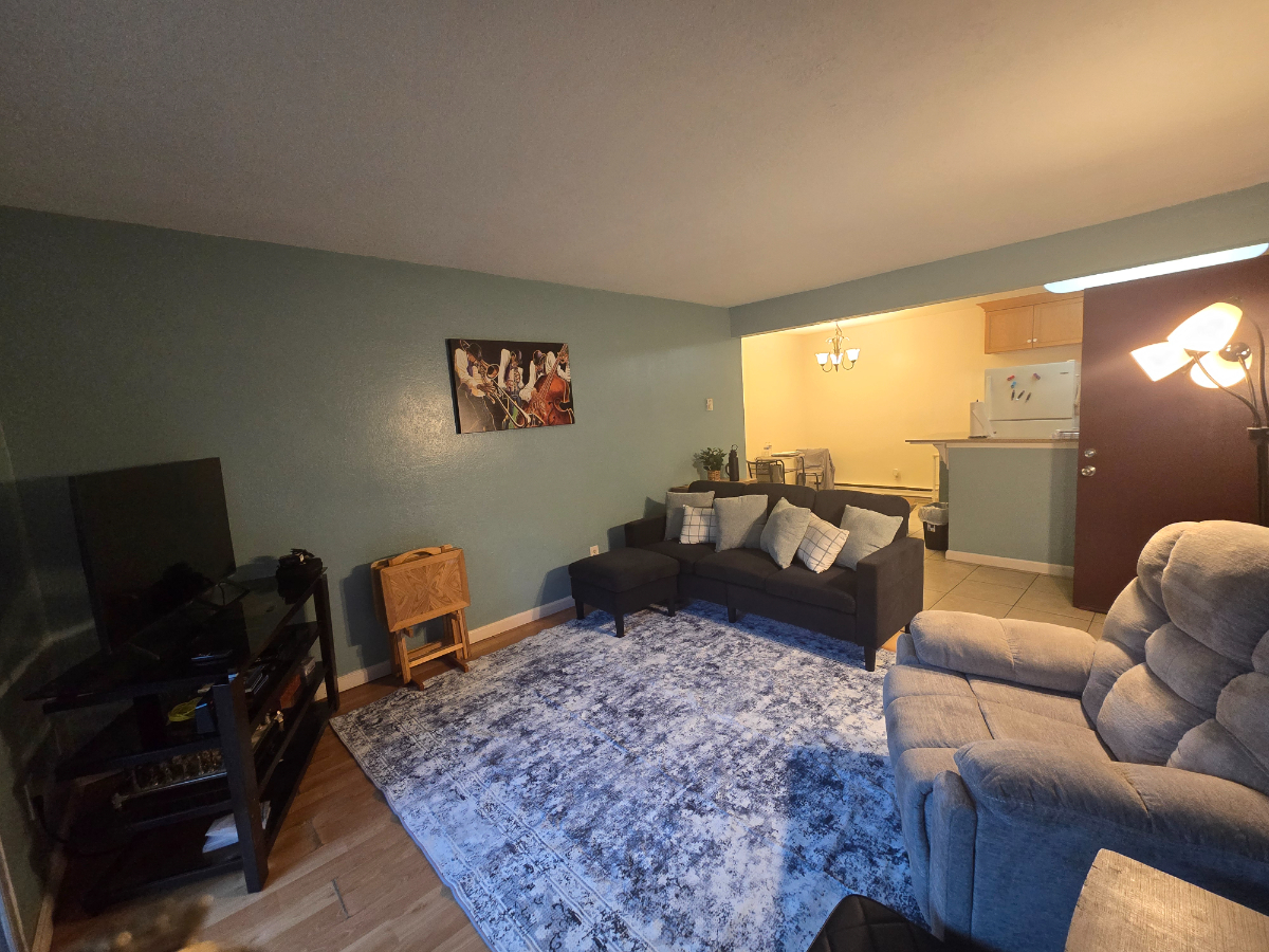 Comfortable One-Bedroom Condo in Gated Community with Pool and Patio - Photo 1