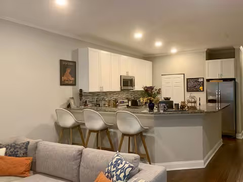 Spacious Oasis in Historic Anacostia - Utils Included - Photo 6