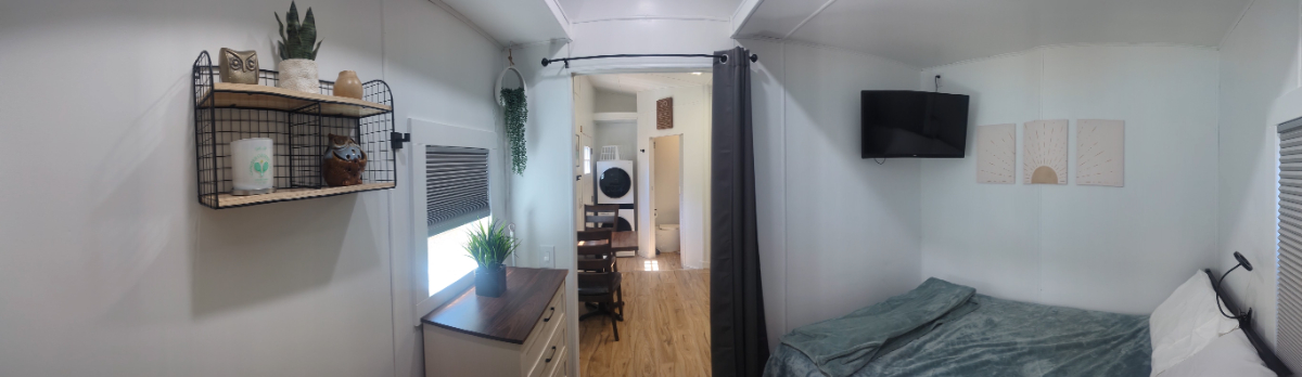 Tiny home, clean, cute, private with laundry - Photo 5