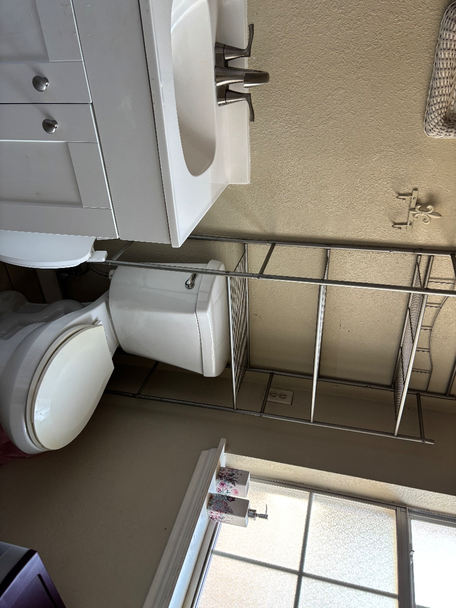 Quiet living space.  UTILITIES INCLUDED currently rented until March 2026 - Photo 7