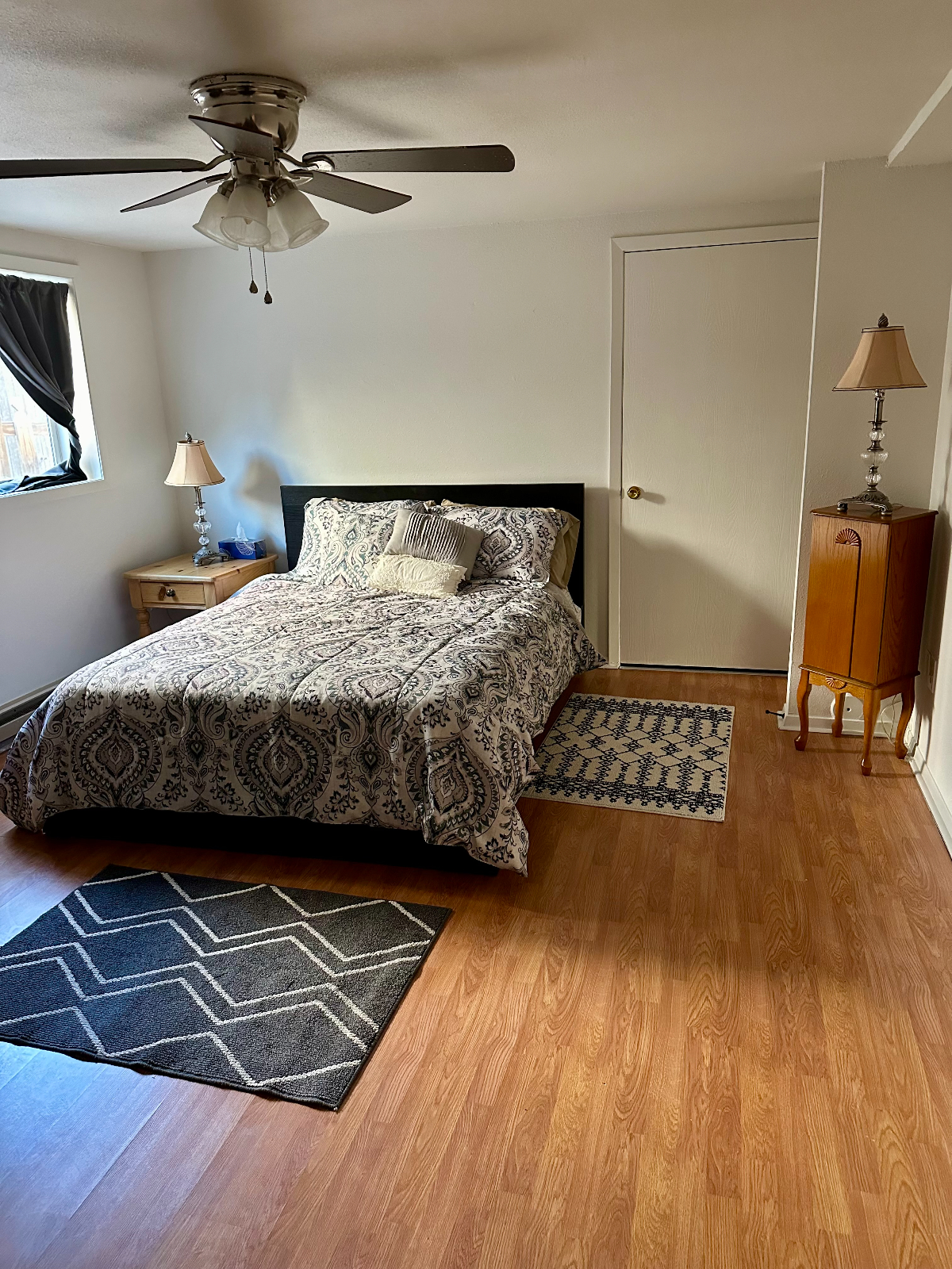 Peaceful Rental With Queen Room Offering Private Bath, Shared Kitchen, Laundry, And Outdoor Space Wi - Photo 1