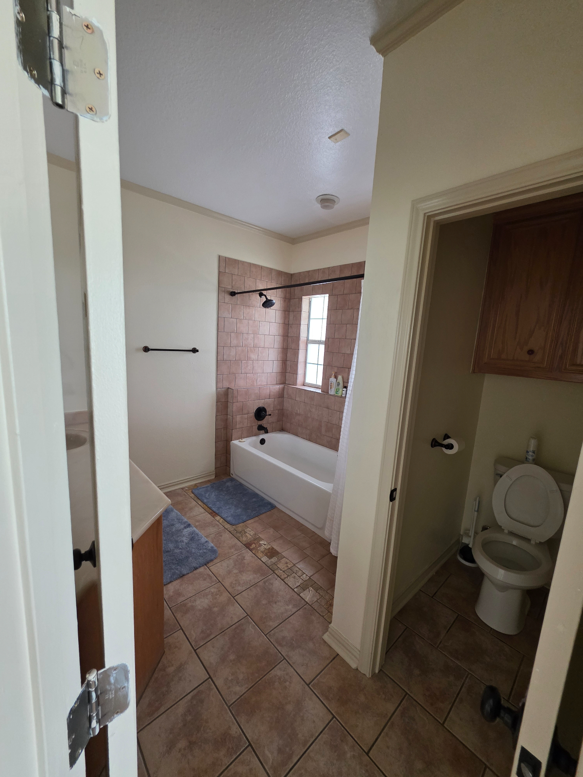 Downstairs Ample King Suite with Private Bath - Photo 5