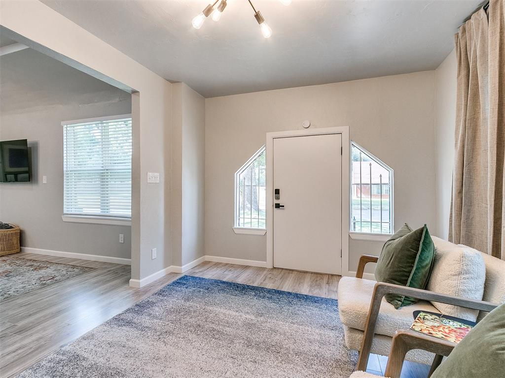 Stylish furnished home in OKC's historic Gatewood - Photo 5