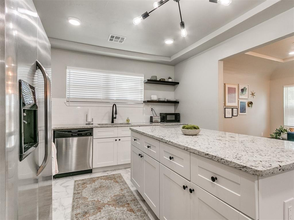Stylish furnished home in OKC's historic Gatewood - Photo 10