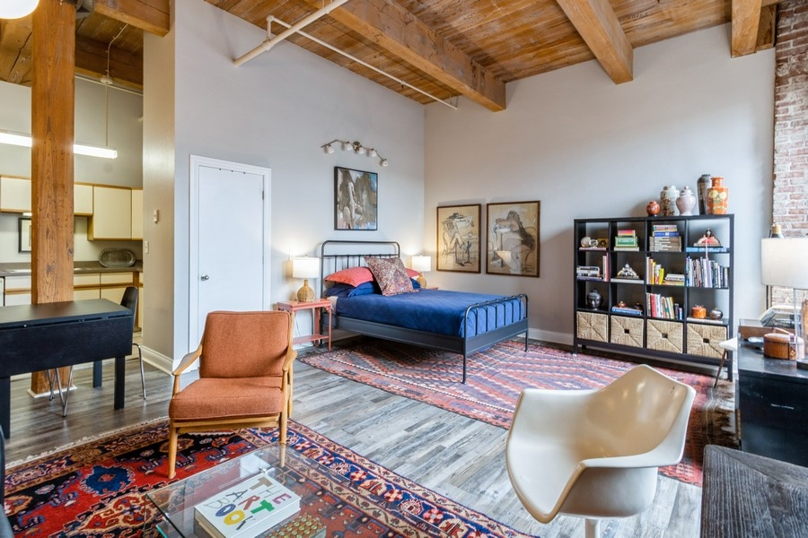Soho Condo- Heart Of Down Town - Photo 2