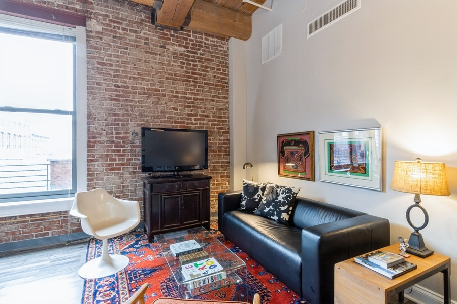 Soho Condo- Heart Of Down Town - Photo 7