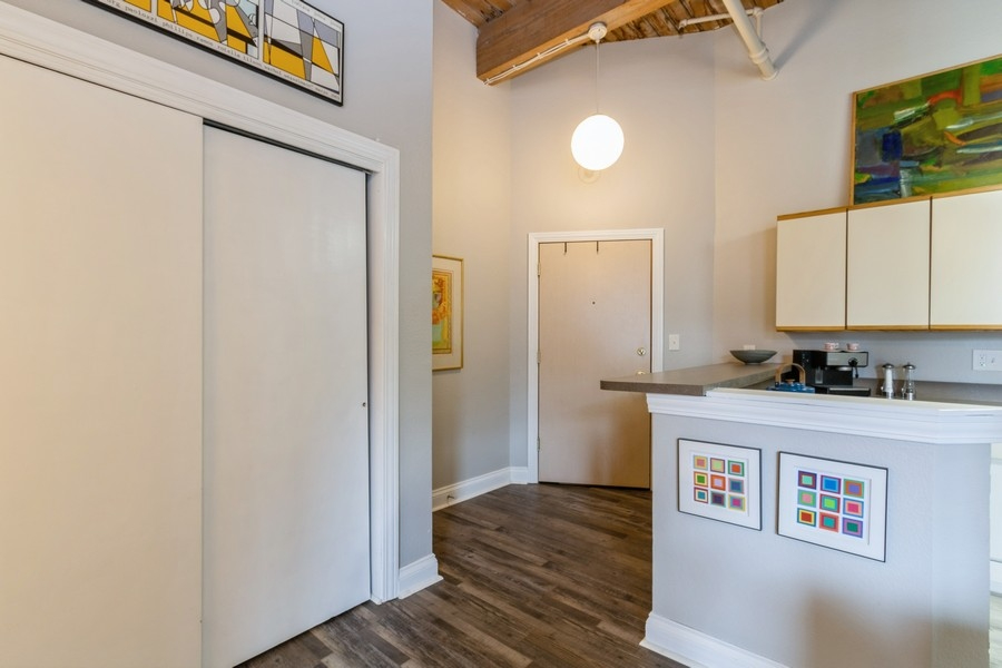 Soho Condo- Heart Of Down Town - Photo 8