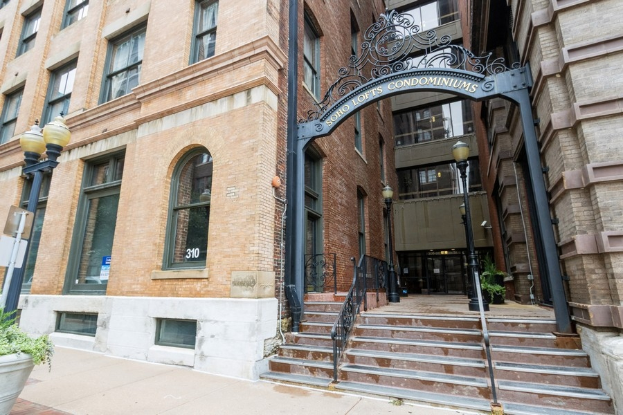 Soho Condo- Heart Of Down Town