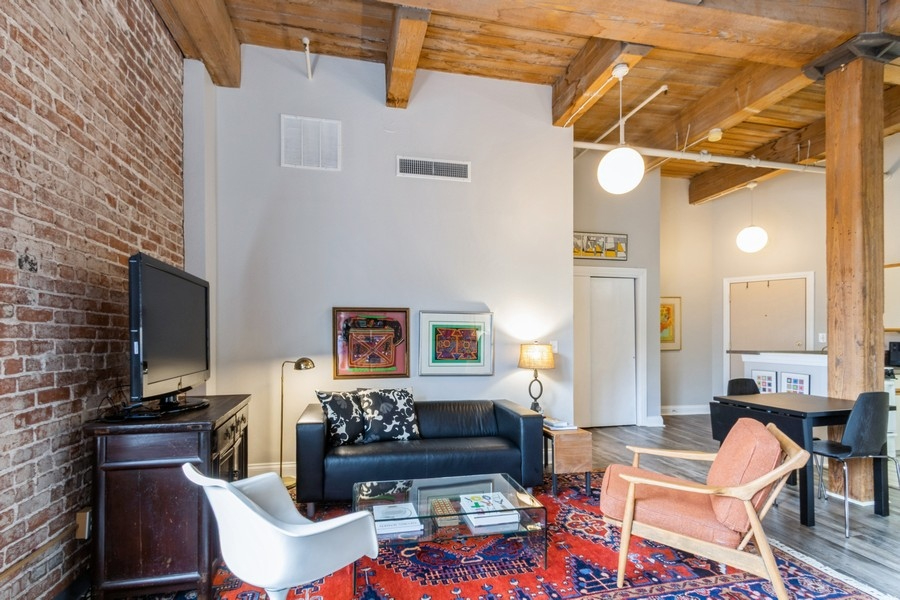 Soho Condo- Heart Of Down Town - Photo 10