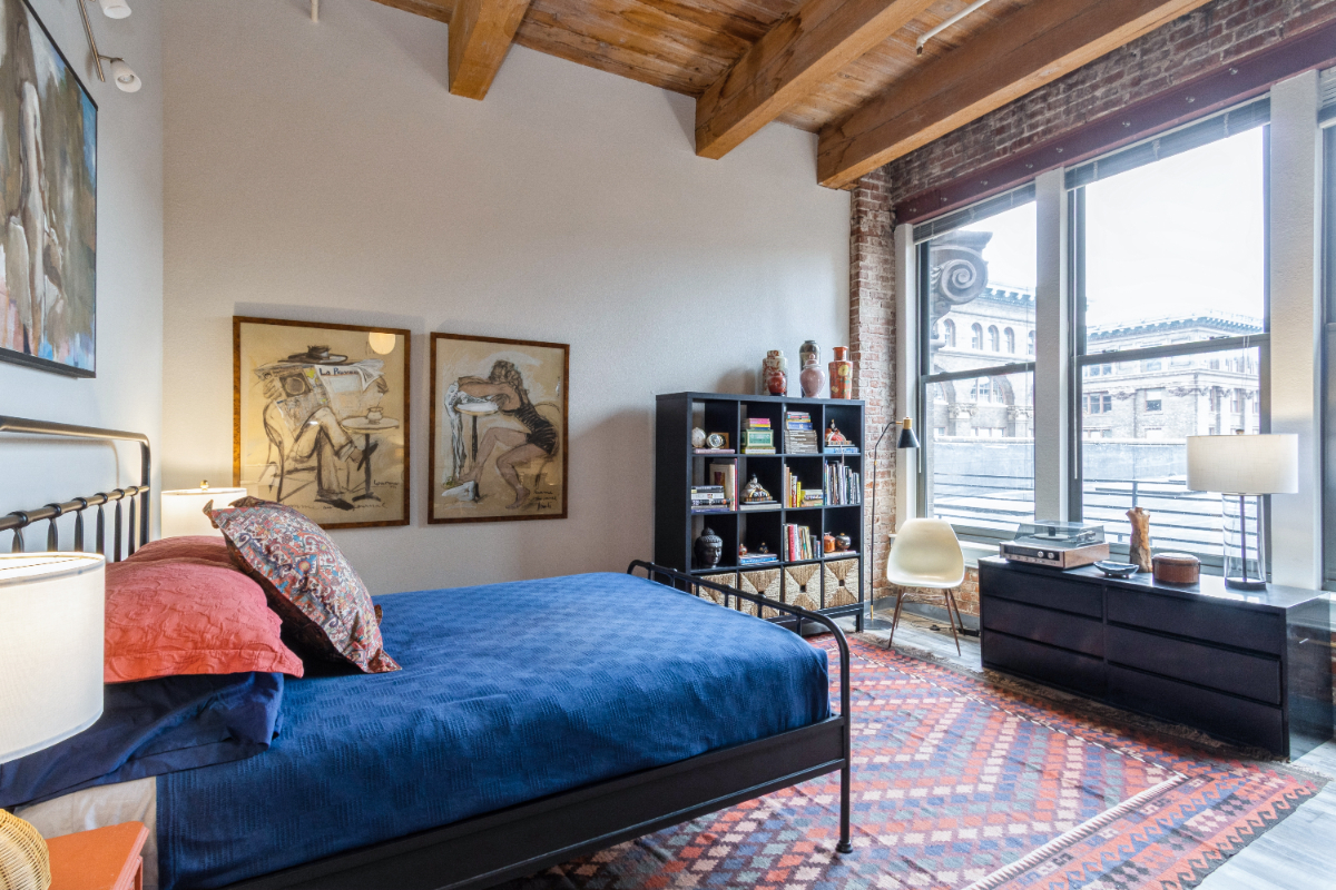 Soho Condo- Heart Of Down Town - Photo 12