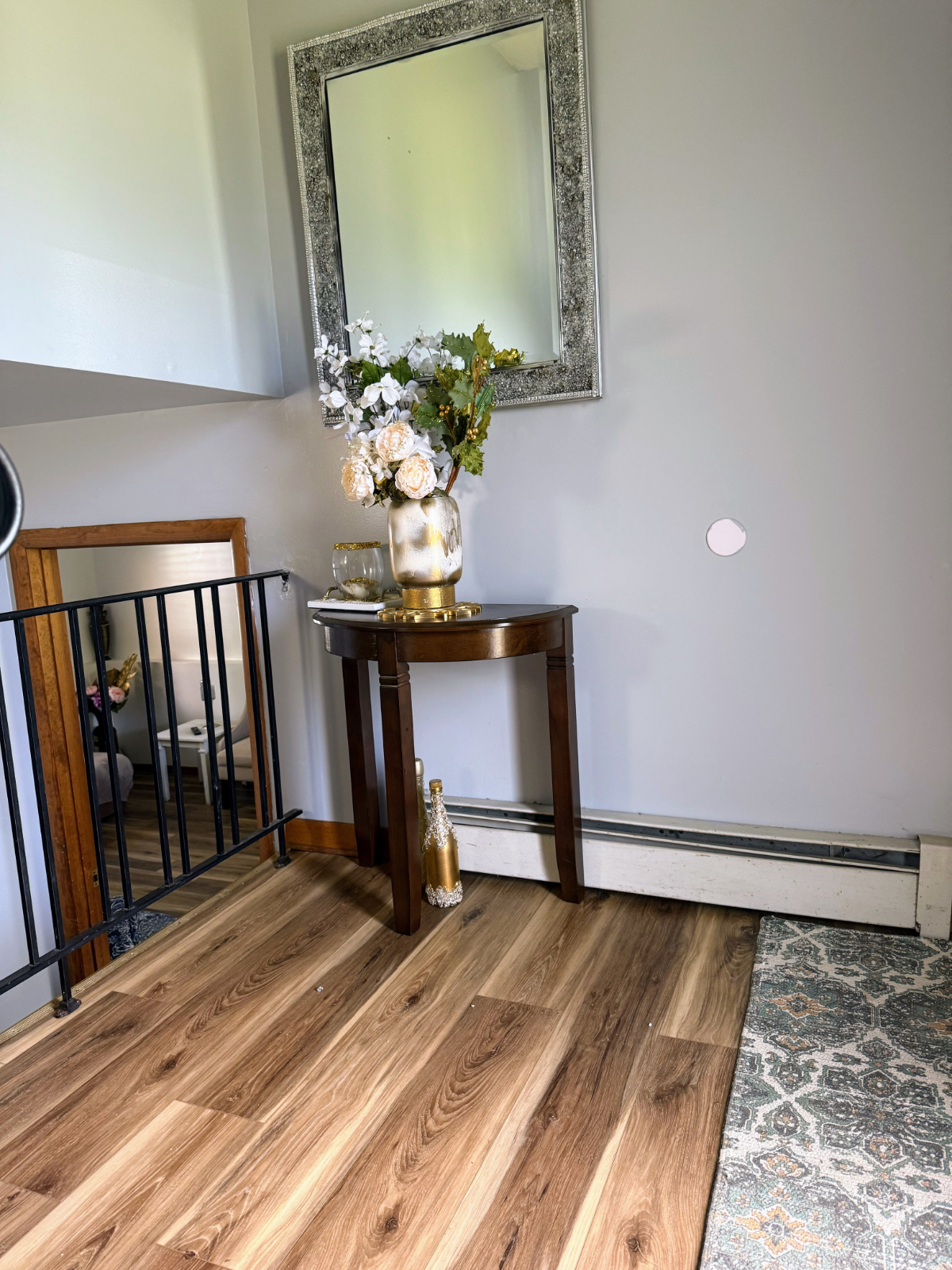 Stylish Apartment with Pool Access, Decks, Garden Views, & Utilities Included - Photo 2