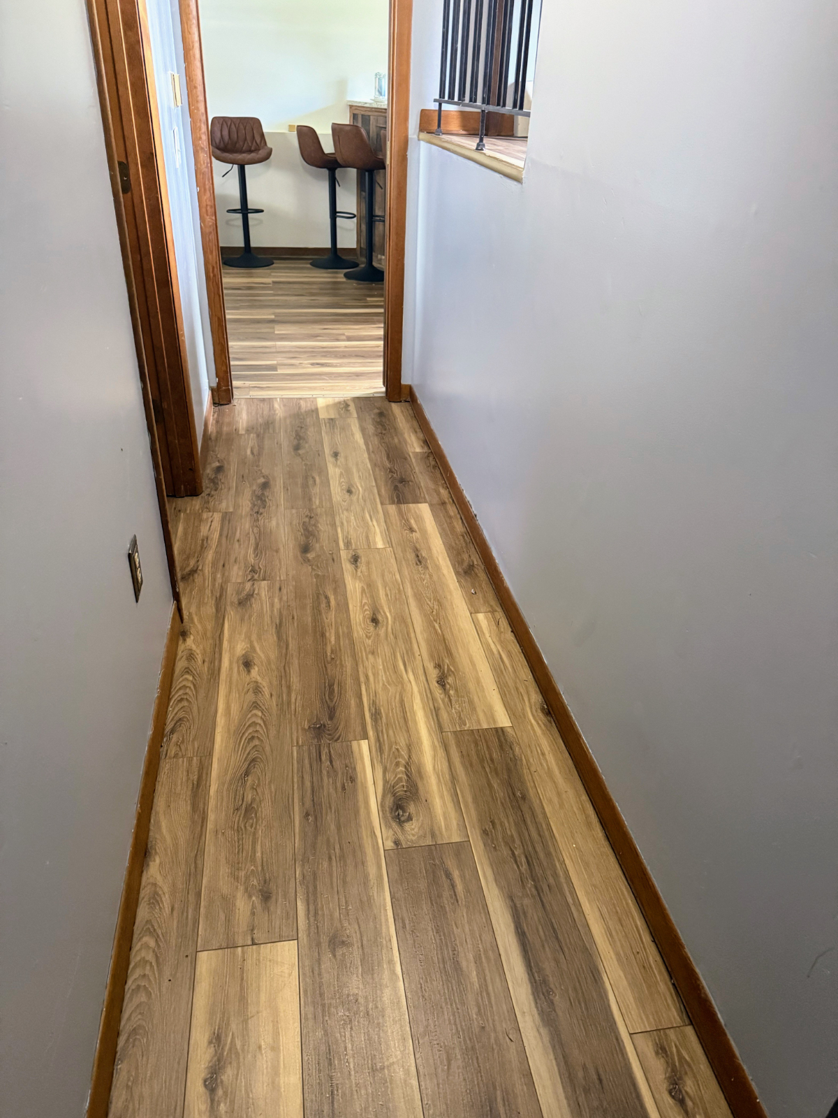 Stylish Apartment with Pool Access, Decks, Garden Views, & Utilities Included - Photo 4