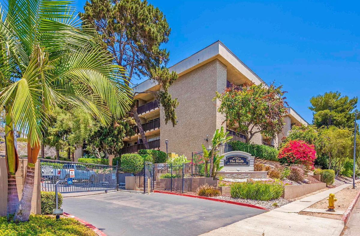 Chic 1BR Condo Near Fashion Valley & Beaches - Photo 3