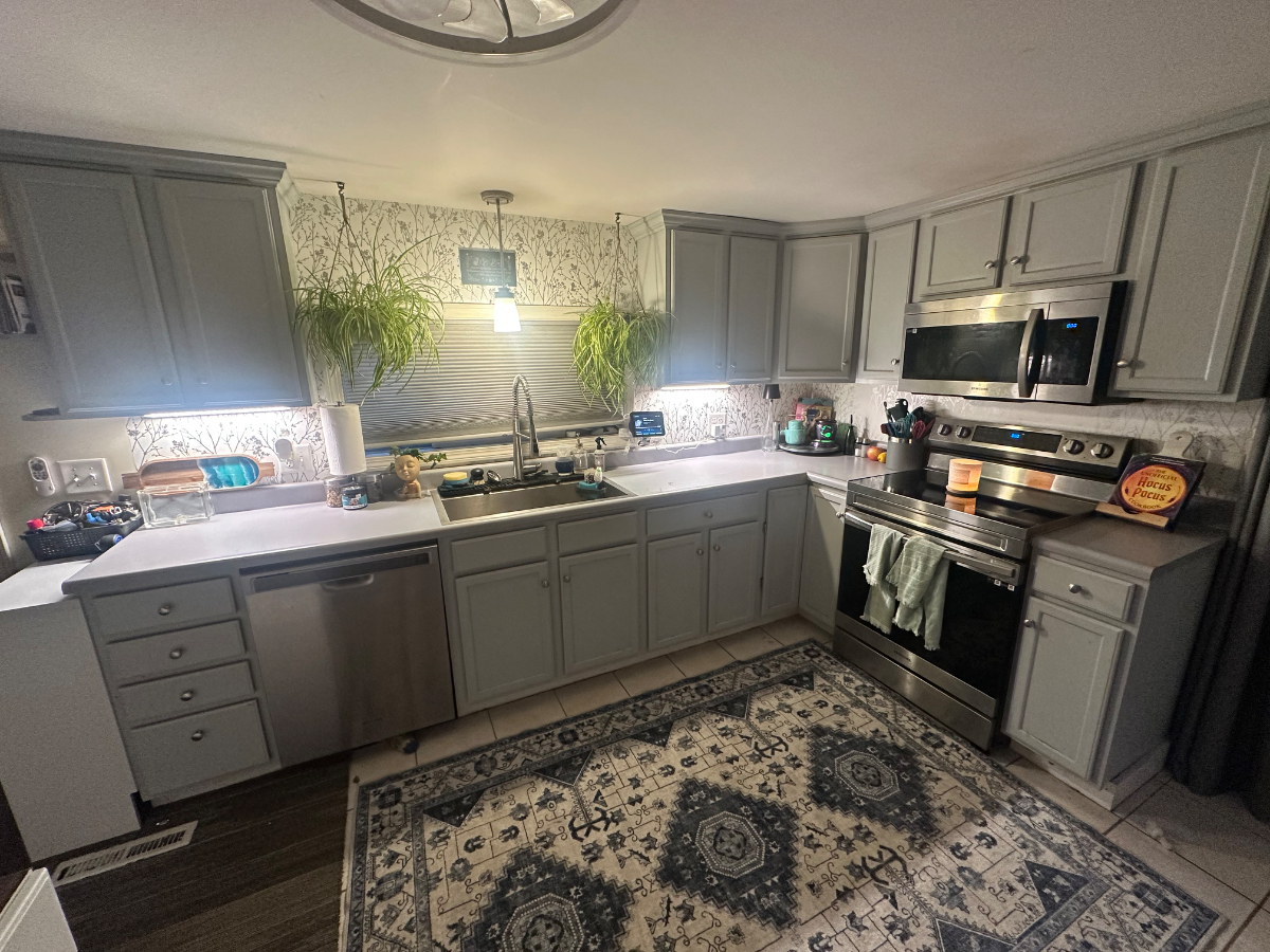 Room for Rent with Pool, Parking & Close to UVM - Photo 4