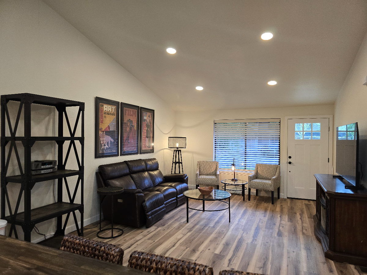Larado Landing offers a stylishly remodeled and furnished, 3 bedroom, 2 bath home - Photo 5