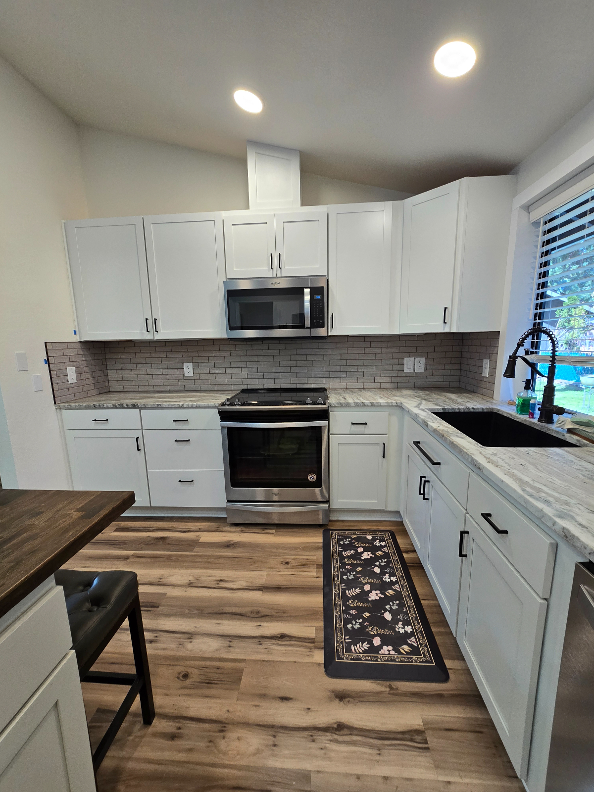 Larado Landing offers a stylishly remodeled and furnished, 3 bedroom, 2 bath home - Photo 3