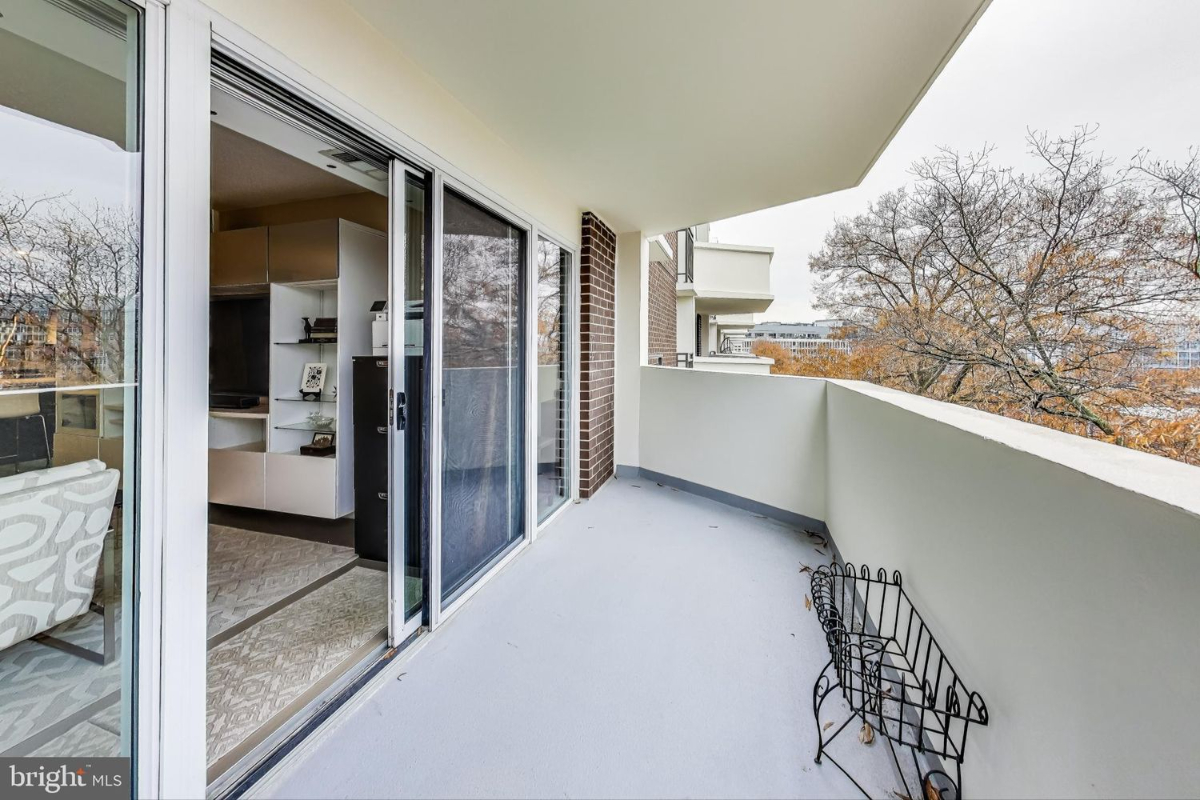 Apartment Centrally Located to Metro, The Wharf and Downtown - Photo 1