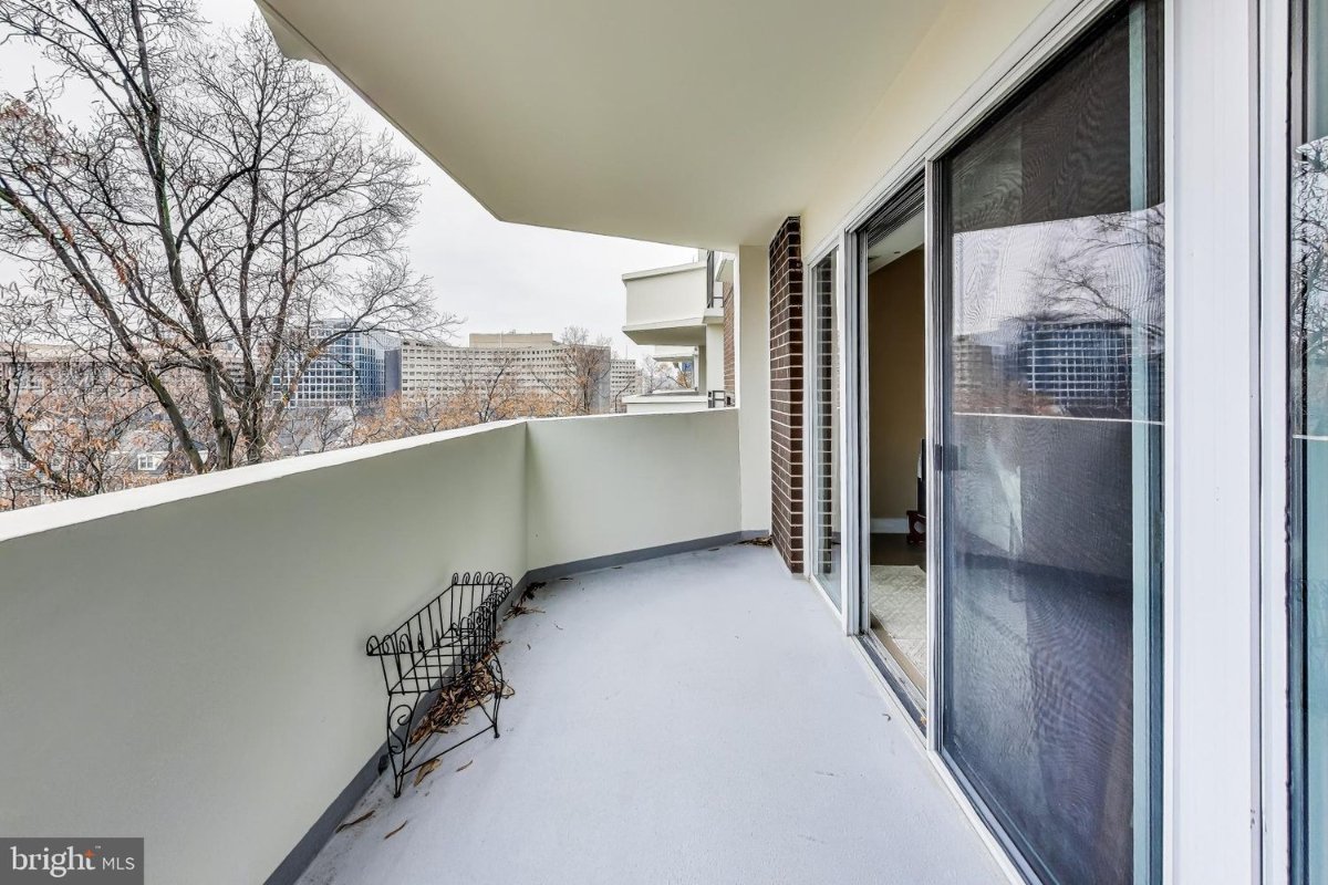 Apartment Centrally Located to Metro, The Wharf and Downtown - Photo 2