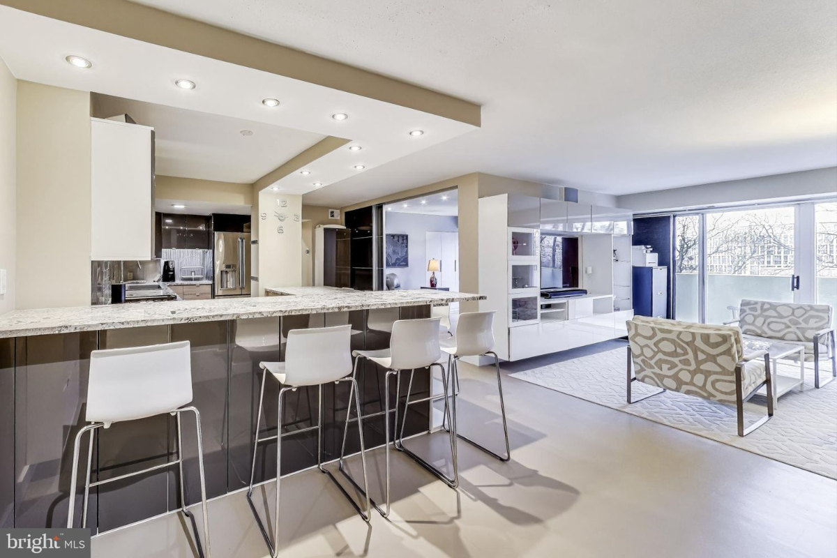 Apartment Centrally Located to Metro, The Wharf and Downtown - Photo 3