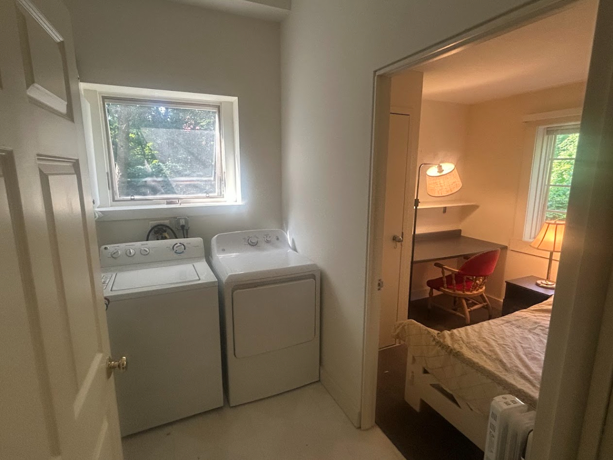 Beautiful 2 Bed 2 Bath Apartment Close to Lake Champlain and Supermarkets - Photo 4