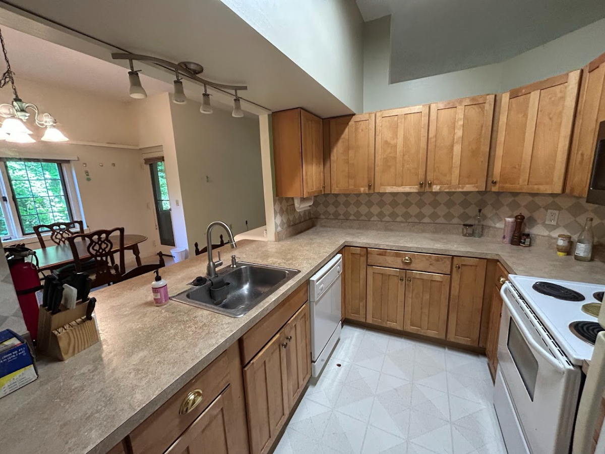 Beautiful 2 Bed 2 Bath Apartment Close to Lake Champlain and Supermarkets - Photo 6