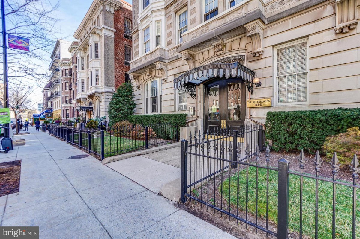 All Utilities Included! Central Adams Morgan 1BR/1BA Condo - Photo 10