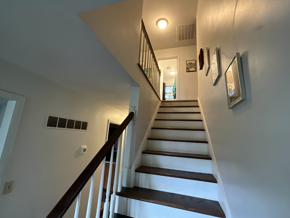 Private Room in Spacious Home - Walking Distance to Ruby, Children's, and WVU HSC - Photo 7