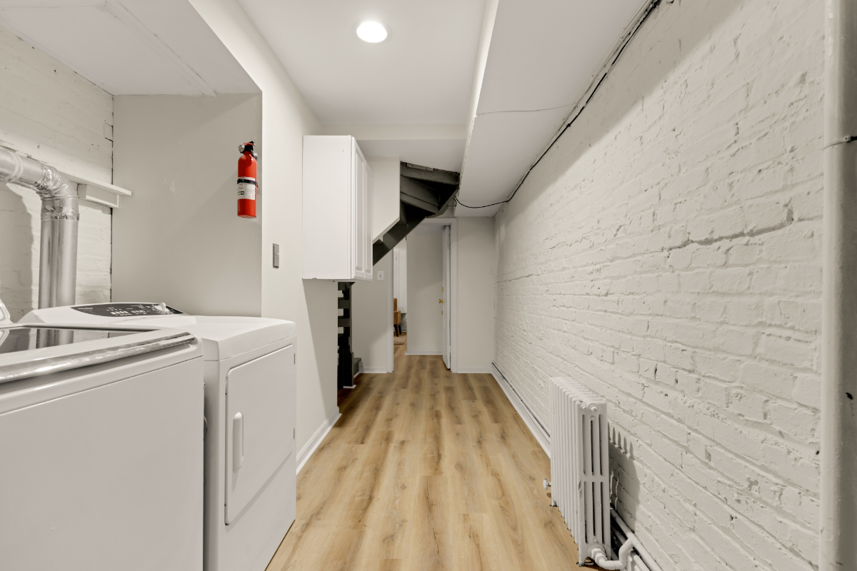 1 BR English Basement apartment, steps from Georgetown Hospital - Photo 10