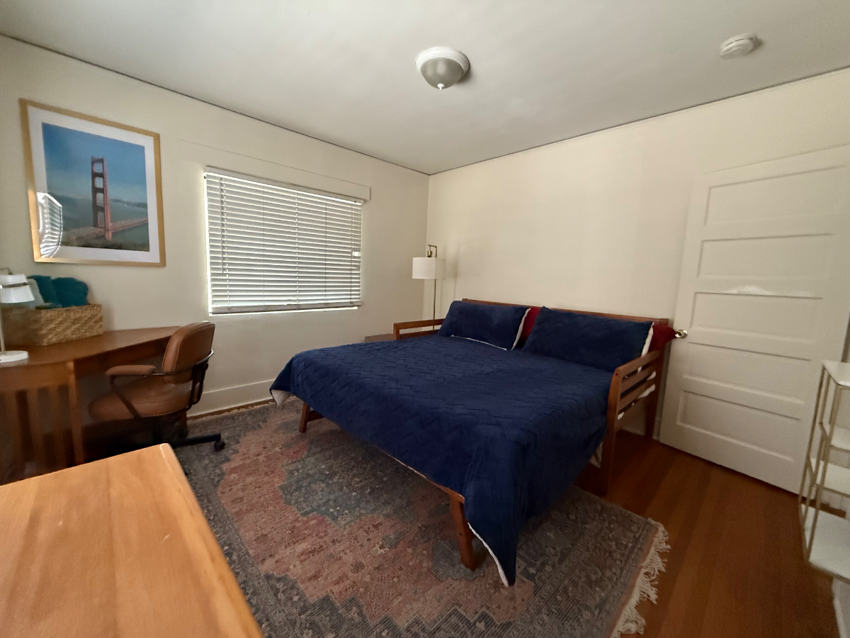 Cozy room for rent in walkable Los Feliz - Photo 4
