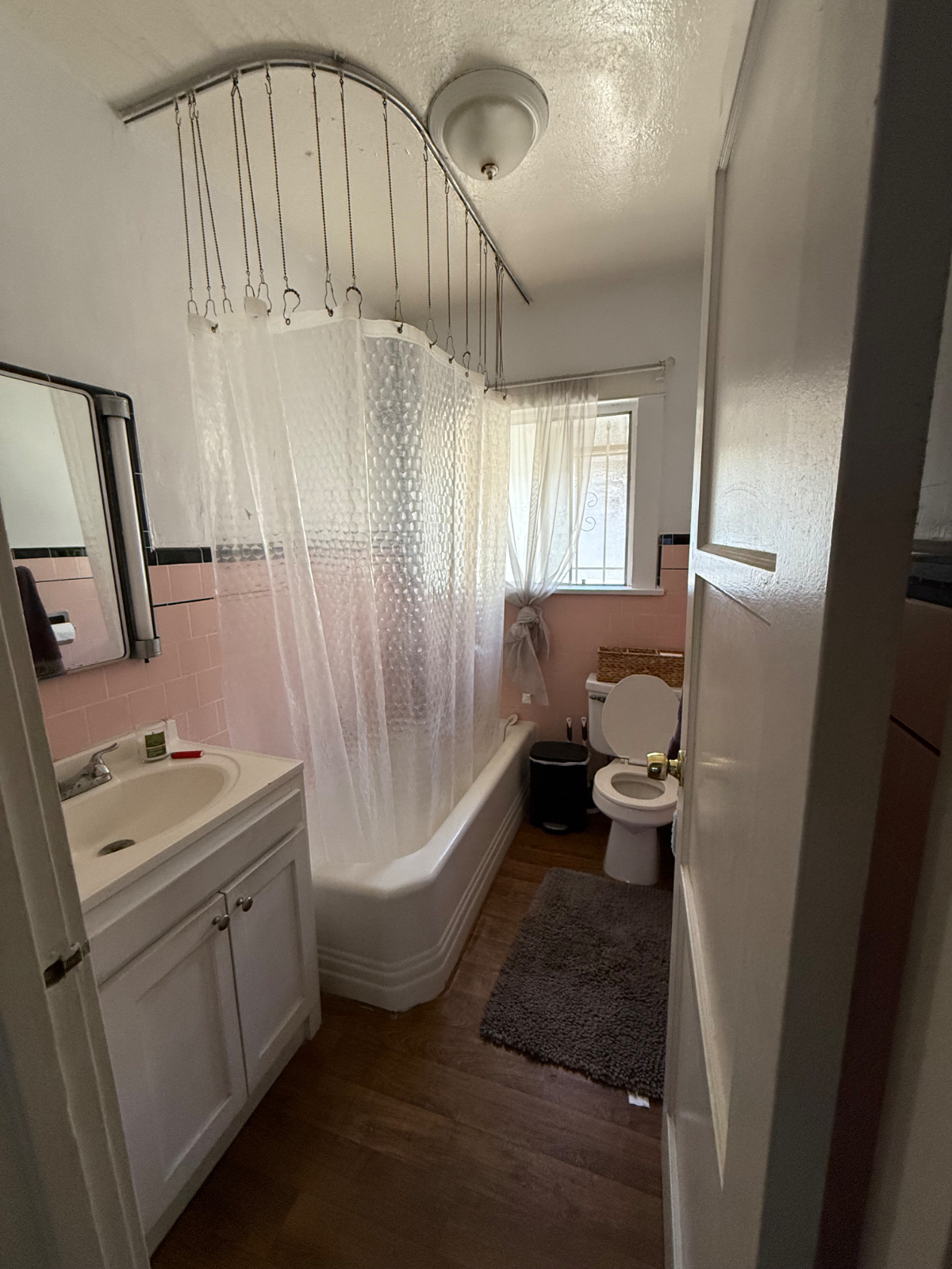 Cozy room for rent in walkable Los Feliz - Photo 6