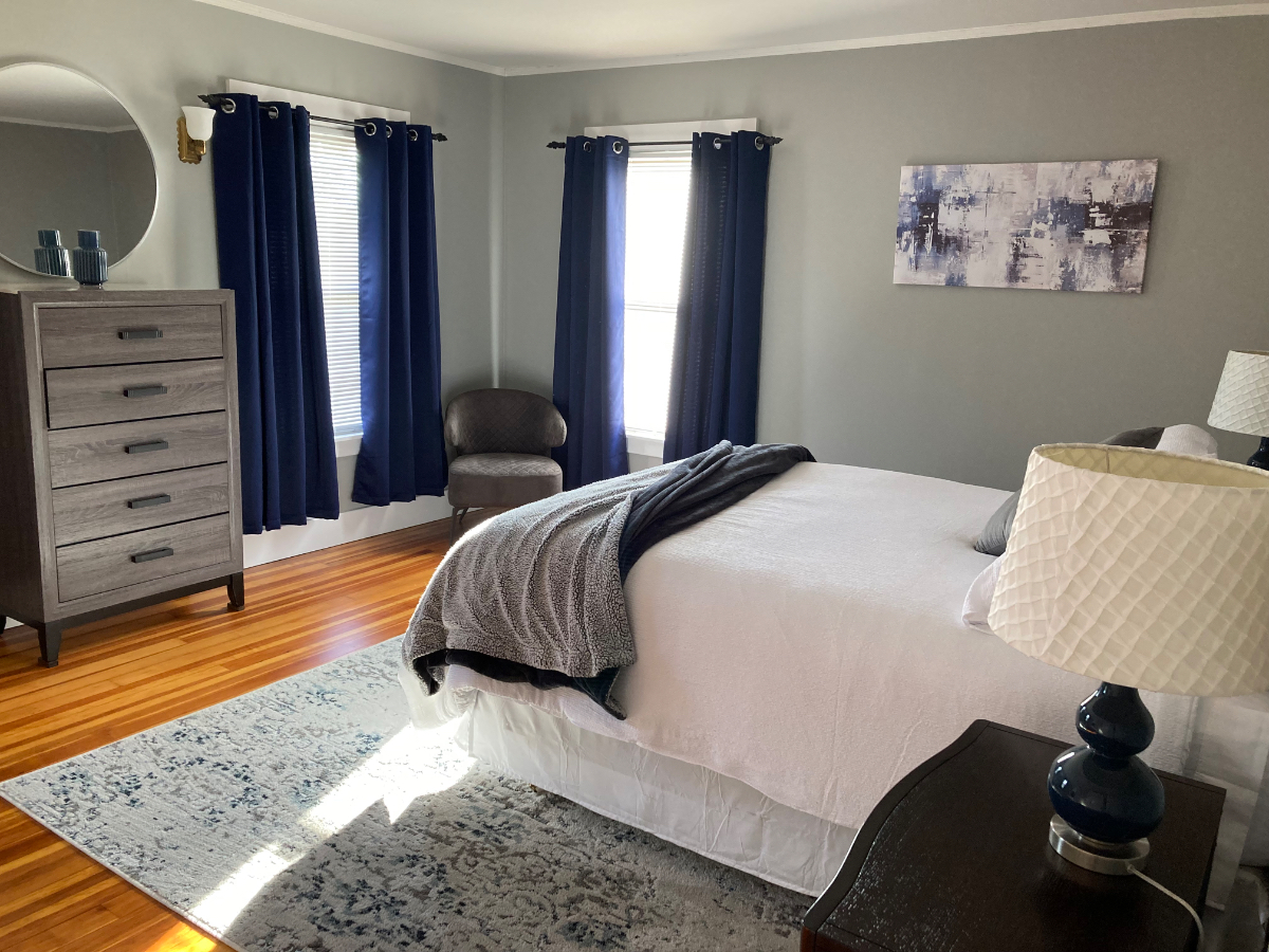Bright & Roomy 3-Bed Duplex with Outdoor Lounge & Smart Features--Just Minutes from Downtown - Photo 4