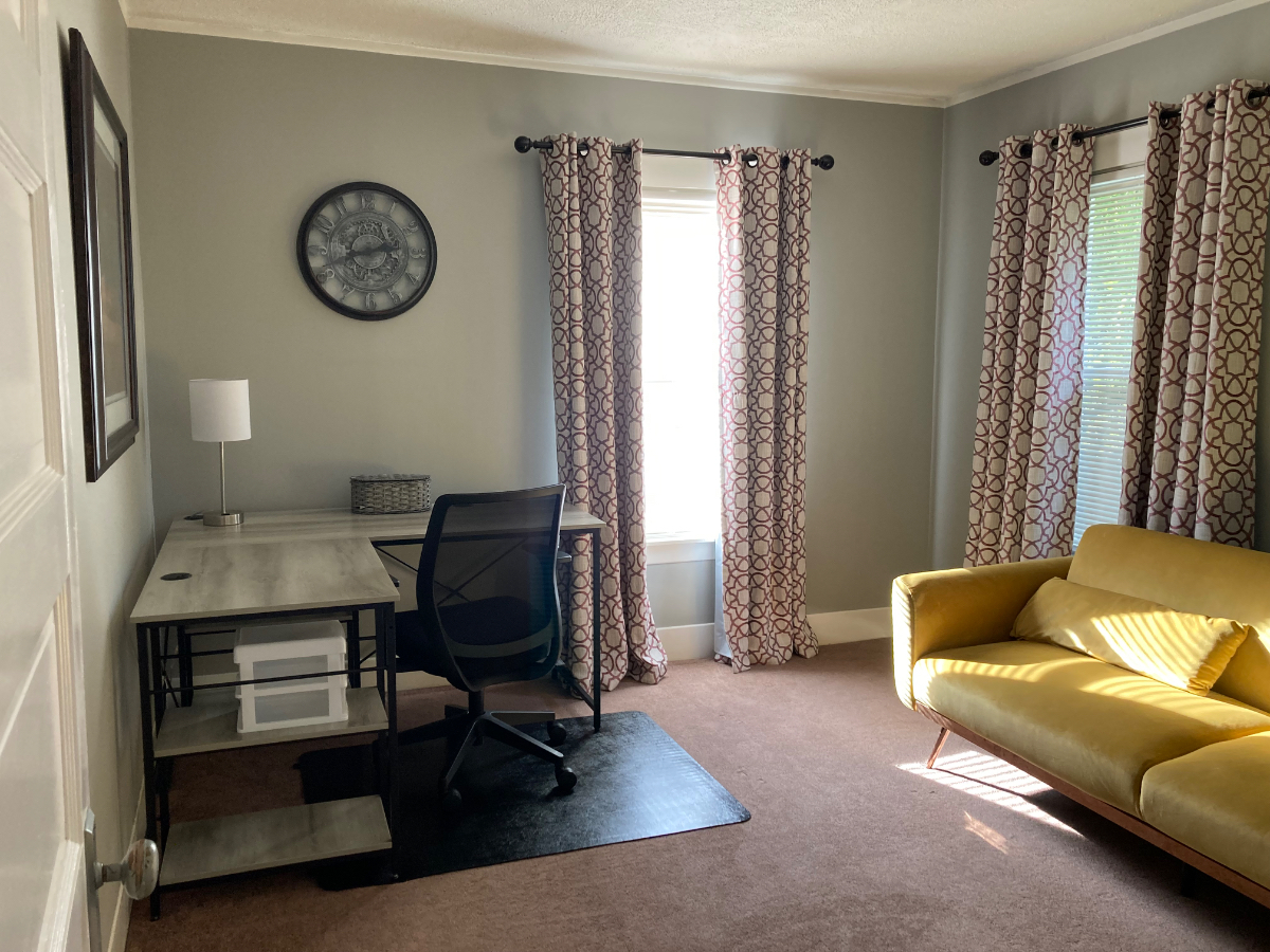 Bright & Roomy 3-Bed Duplex with Outdoor Lounge & Smart Features--Just Minutes from Downtown - Photo 6