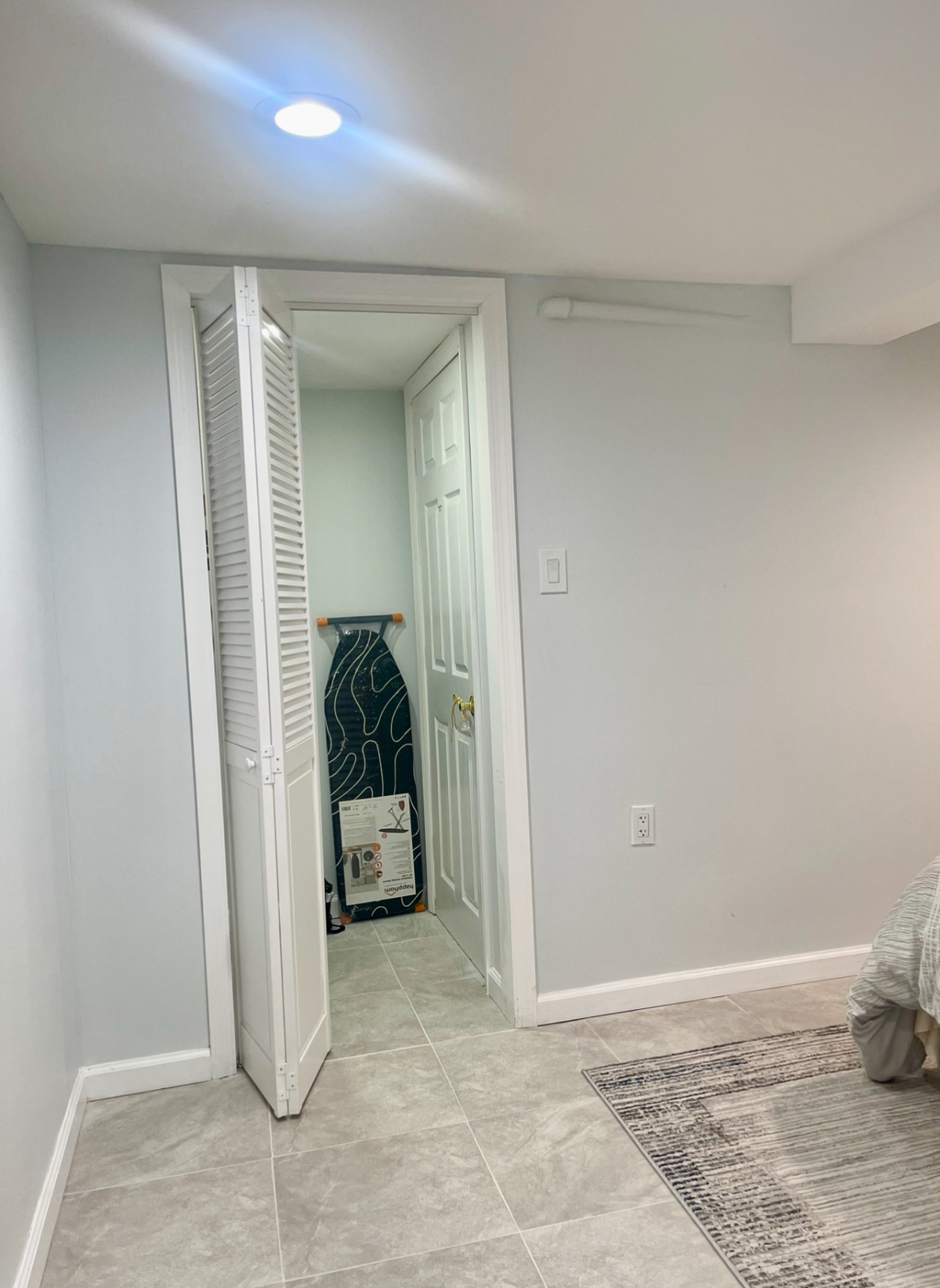Cozy One-Bedroom Basement Apartment with Patio Near Train Station - Photo 6