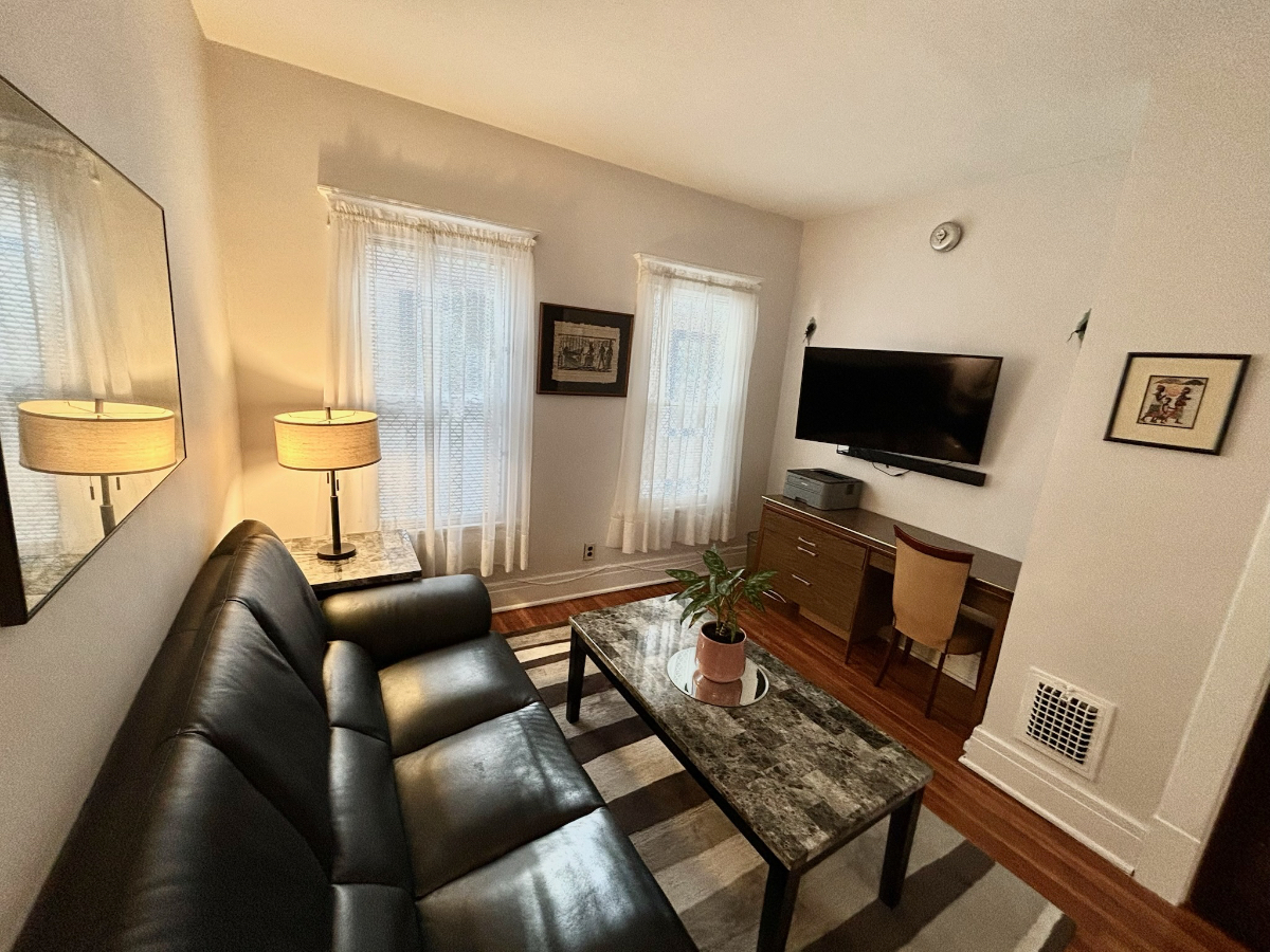 Beautiful  2bed-1bath-office & garage in historic neighborhood - Photo 8